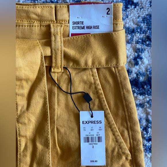 High rise Express shorts size 2 - Picture 2 of 4